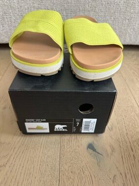 Sorel Roaming Easy Slide Sandals - Neon Lime